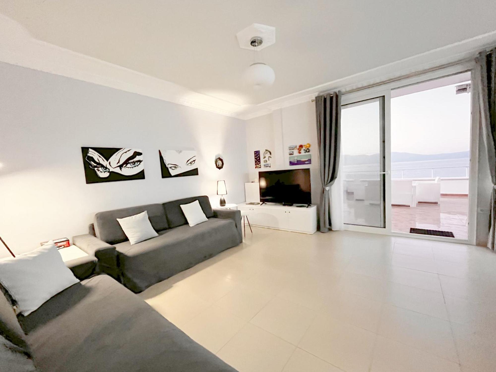 Sky & Sea Viewing Apartment Vlore Exterior photo